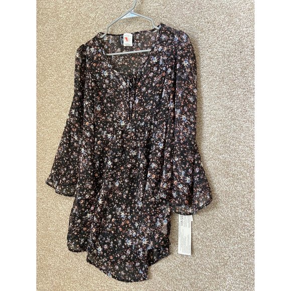 Michael David Woman’s Flutter Sleeve Floral Long Lightweight Blouse Top Size Sma - Picture 2 of 7